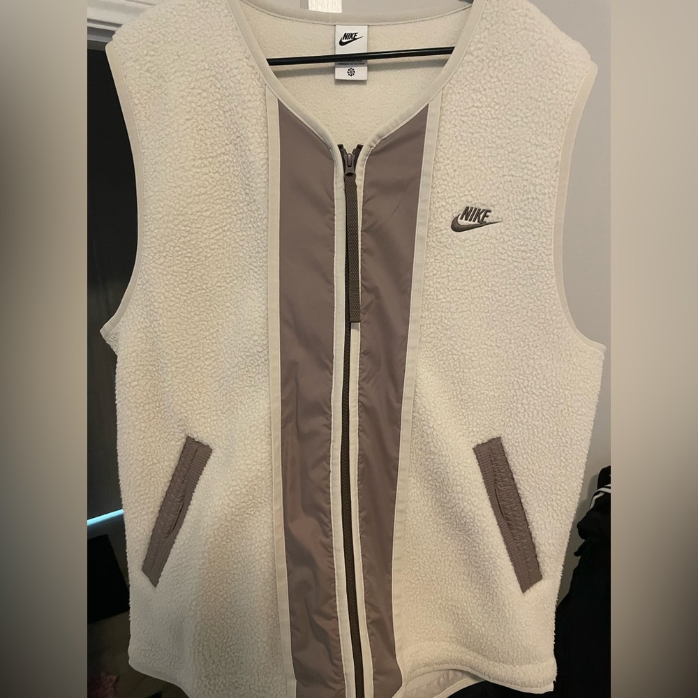 Nike fleece vest